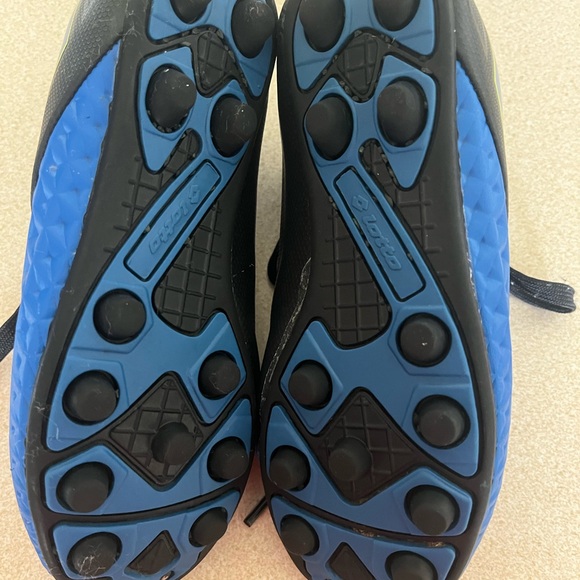 Lotto Blue  and Black Soccer  Cleats Performance Athletic Shoes - Picture 3 of 3